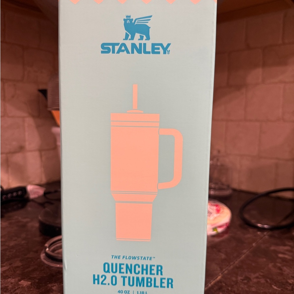 STANLEY EASTER TUMBLER | Cream Egg-cellence” QUENCHER H2.0 | 40 OZ - Picture 3 of 4